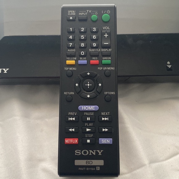 Sony Blu-Ray DVD player w/ Netflix - Picture 4 of 5